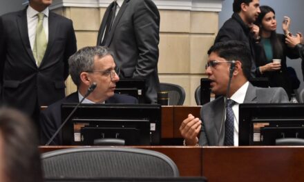 Senado debate crisis de gas con alertas por tarifas, reservas y empleo