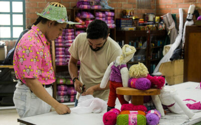 Más de 540 jóvenes con discapacidad reciben formación laboral en Medellín