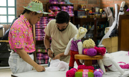 Más de 540 jóvenes con discapacidad reciben formación laboral en Medellín