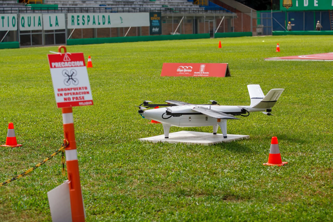Drones de carga: Medellín prueba rutas en la ciudad Prueba piloto de drones de carga en Medellín para transporte de paquetería