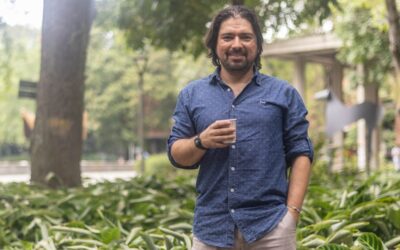 Gustavo Cediel recibe reconocimiento a la Extensión en Salud de la UdeA
