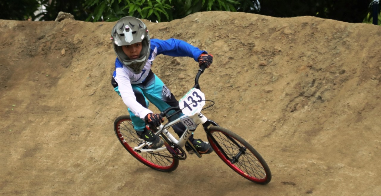 Juegos Escolares en Carepa durante una prueba de BMX en la que Bello tomó el liderato
