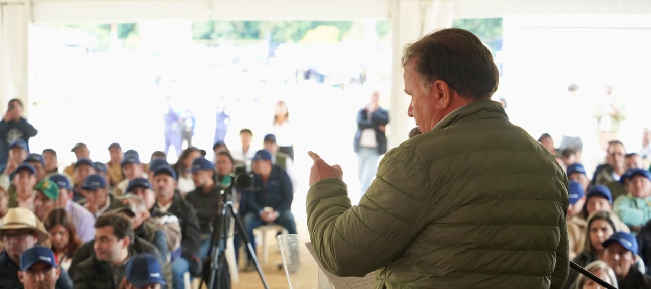 Papicultores reunidos con el ministro de Agricultura en Villapinzón