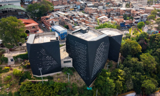 Medellín termina las obras del Parque Biblioteca Santo Domingo Savio