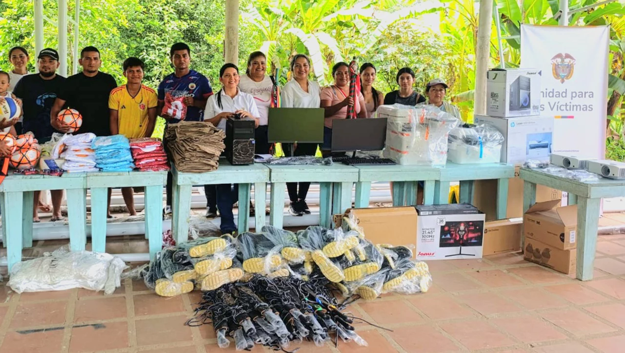 Plan de Retorno en Putumayo refuerza comunidad Nasa Entrega de equipos del Plan de Retorno a la comunidad indígena Fxiw Ksxaw Wala La Libertad en Putumayo