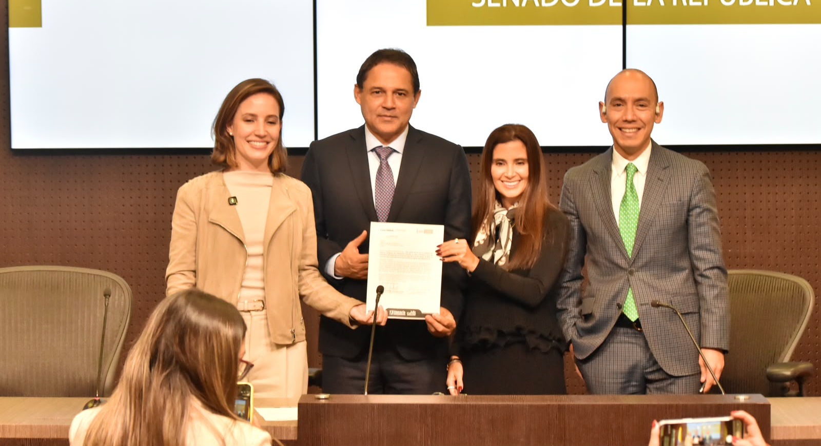 Senadores proponen rebaja del IVA para tiquetes y hoteles en zonas afectadas por el terremoto