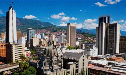 Medellín tenía 26.121 viviendas en zonas de riesgo mientras cayó la construcción